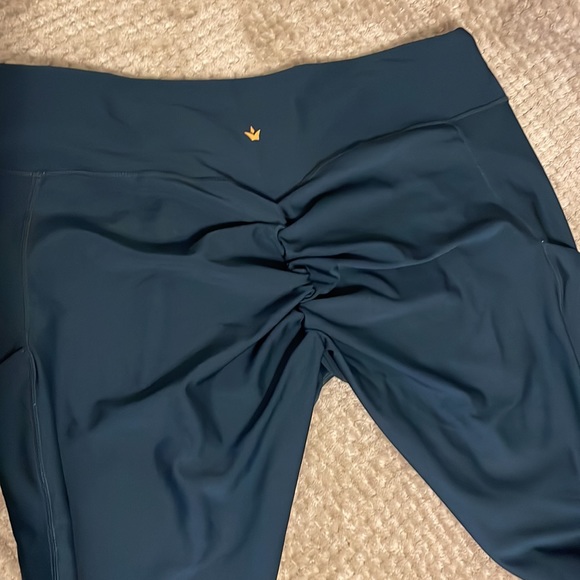 Obsession Navy Leggings - Picture 4 of 4